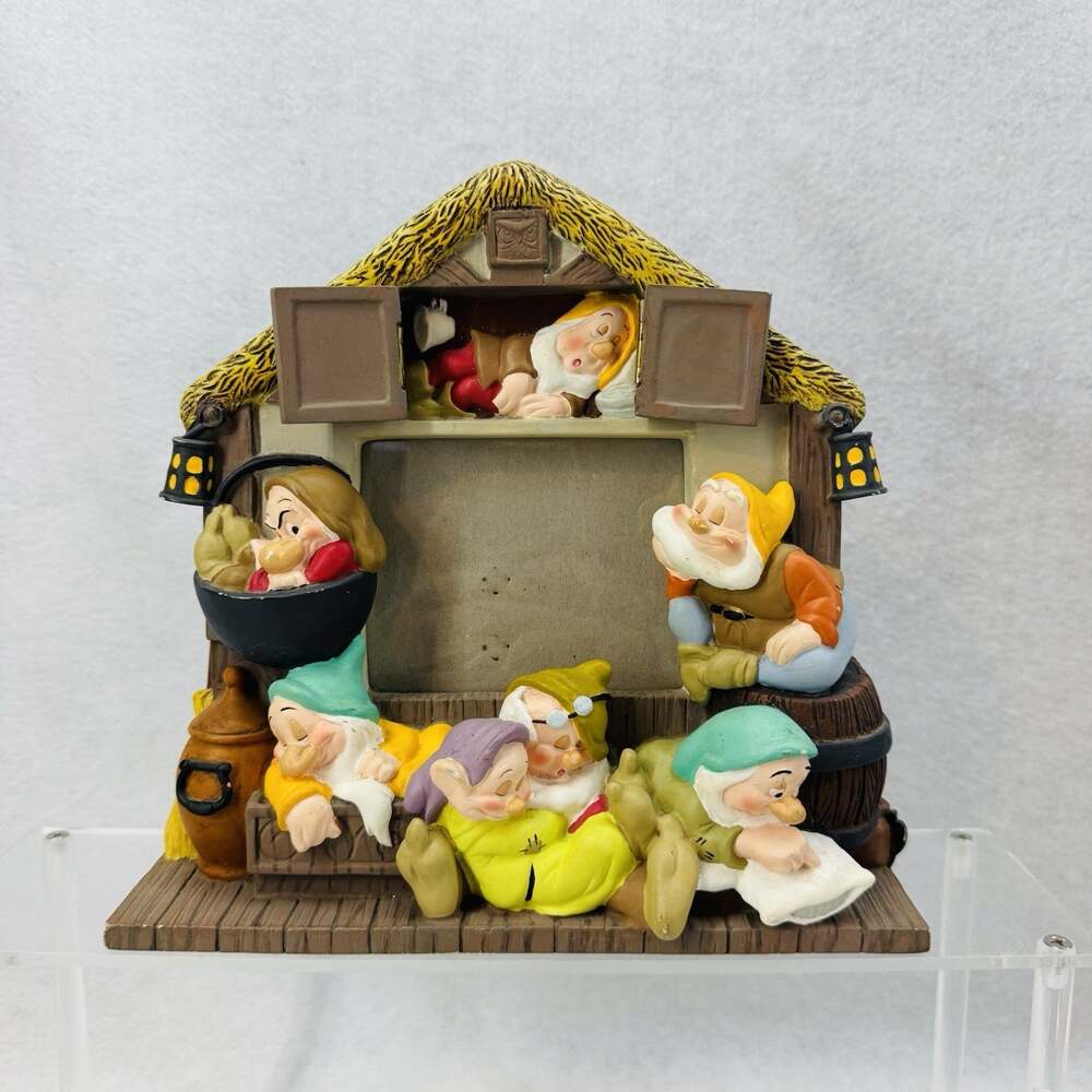 Vintage Disney Parks 3D Snow White & The Seven Dwarfs Picture Frame 8”x8”x2”